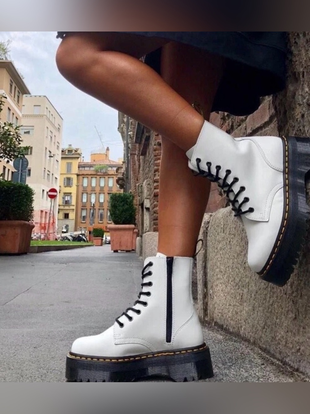 Dr. Martens Women's Jadon Platform Quad Retro White Smooth Leather Size: L8/M7